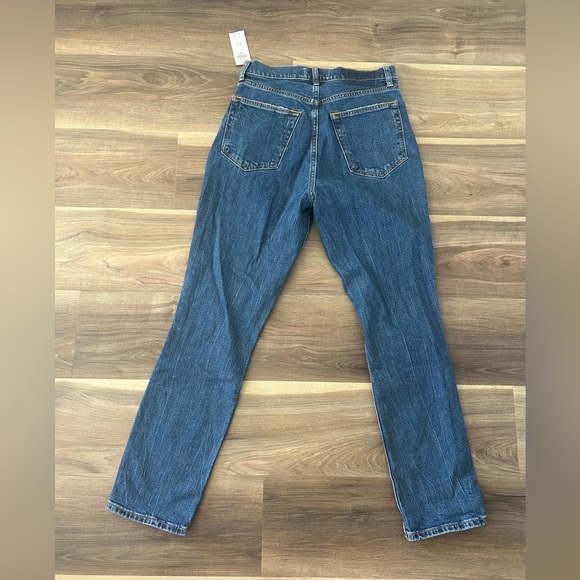 Abercrombie and Fitch Jeans
The 90s Slim Straight (Ultra High Rise)
Size: 28/6s - Picture 2 of 2